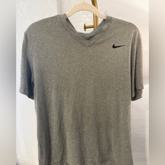Nike Men’s Dri-FIT Gray V-Neck Athletic T-Shirt Lightweight Performance Tee - Picture 2 of 6